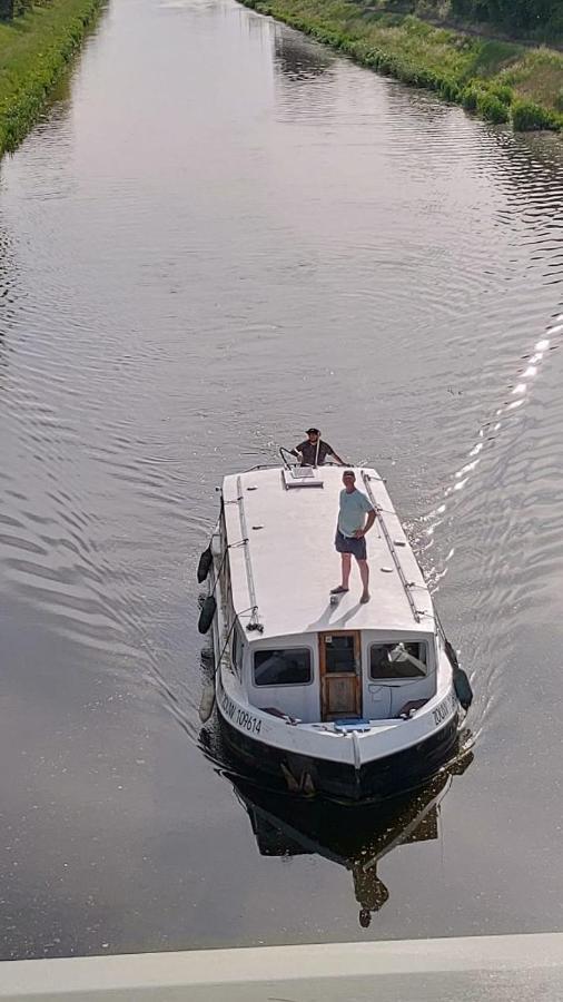 רודניצה נד לבם Zouw Hausboat Zakotven -Pouze Ubytovani מראה חיצוני תמונה