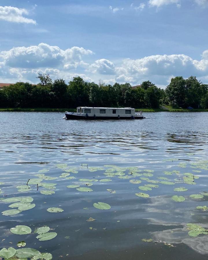 רודניצה נד לבם Zouw Hausboat Zakotven -Pouze Ubytovani מראה חיצוני תמונה
