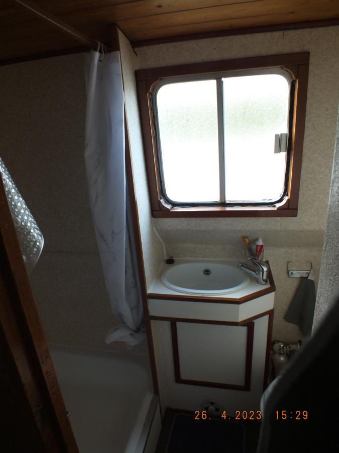 רודניצה נד לבם Zouw Hausboat Zakotven -Pouze Ubytovani מראה חיצוני תמונה