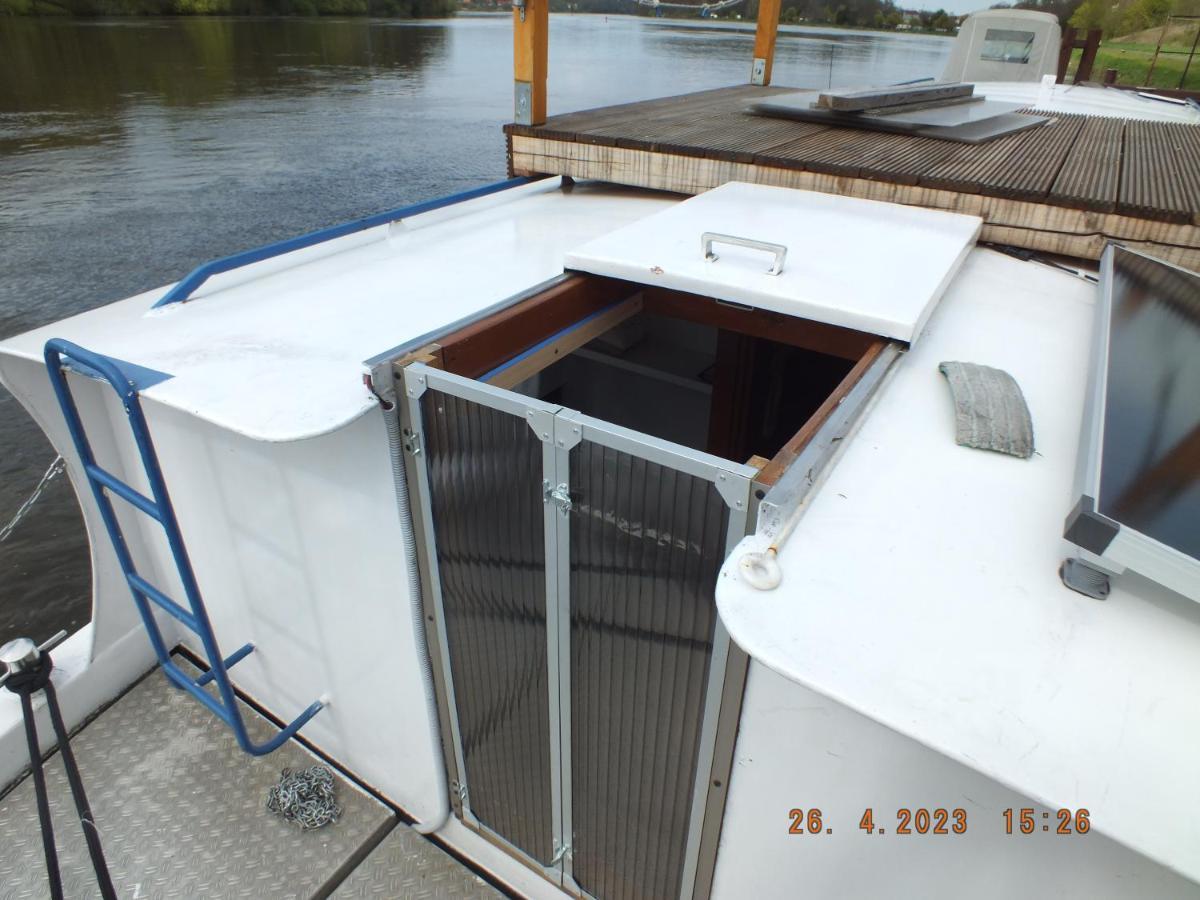 רודניצה נד לבם Zouw Hausboat Zakotven -Pouze Ubytovani מראה חיצוני תמונה