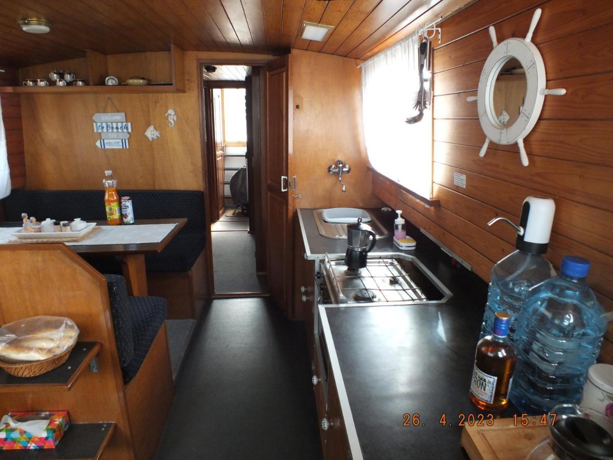 רודניצה נד לבם Zouw Hausboat Zakotven -Pouze Ubytovani מראה חיצוני תמונה