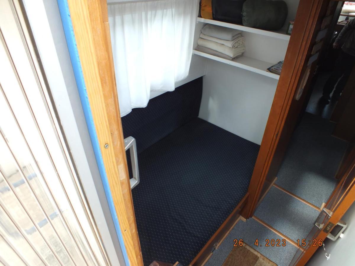 רודניצה נד לבם Zouw Hausboat Zakotven -Pouze Ubytovani מראה חיצוני תמונה