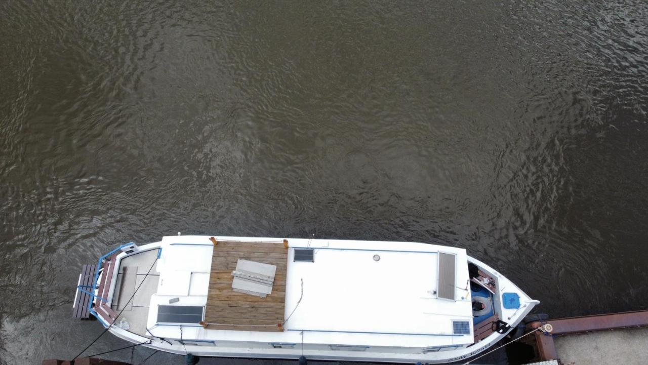 רודניצה נד לבם Zouw Hausboat Zakotven -Pouze Ubytovani מראה חיצוני תמונה